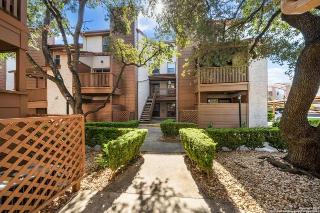 $1,299 | 4107 Medical Drive, Unit 2204, San Antonio, TX 78229