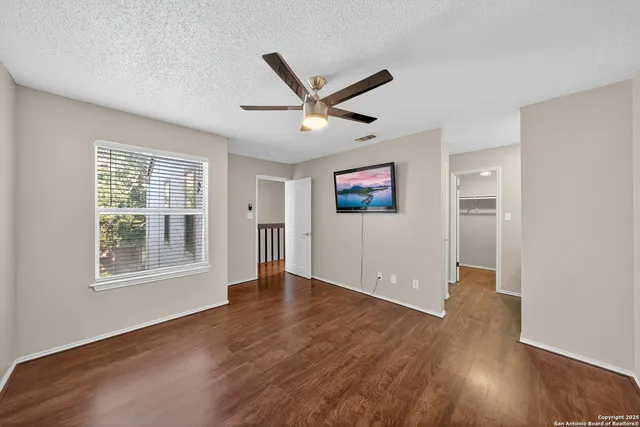 $1,299 | 4107 Medical Drive, Unit 2204, San Antonio, TX 78229