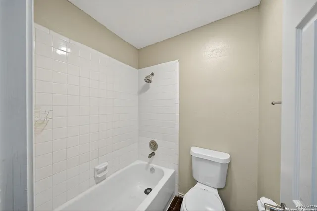 $1,299 | 4107 Medical Drive, Unit 2204, San Antonio, TX 78229