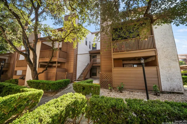 $1,299 | 4107 Medical Drive, Unit 2204, San Antonio, TX 78229