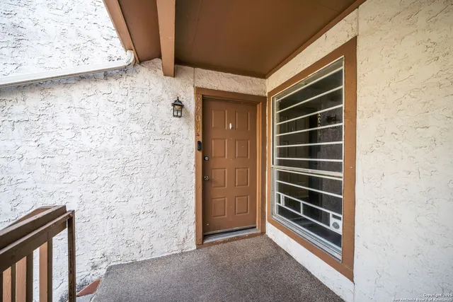 $1,299 | 4107 Medical Drive, Unit 2204, San Antonio, TX 78229