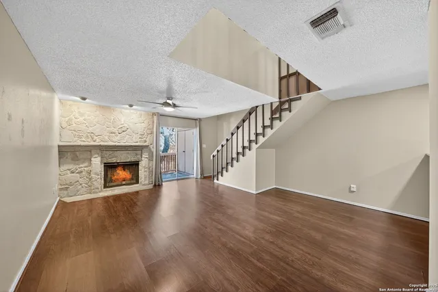 $1,299 | 4107 Medical Drive, Unit 2204, San Antonio, TX 78229