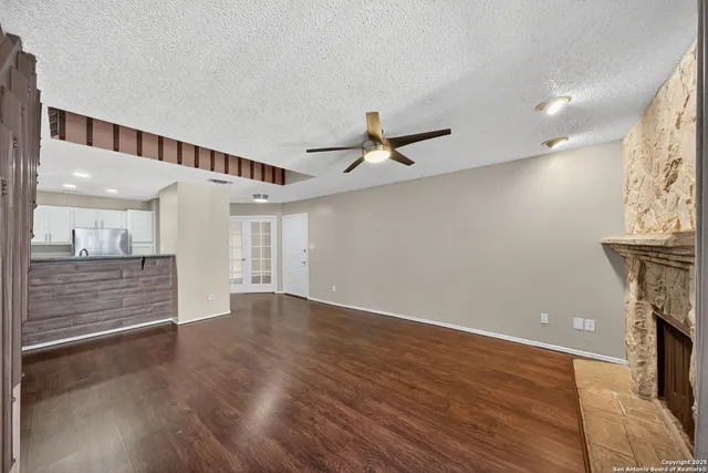 $1,299 | 4107 Medical Drive, Unit 2204, San Antonio, TX 78229
