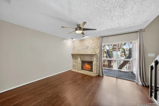 $1,299 | 4107 Medical Drive, Unit 2204, San Antonio, TX 78229