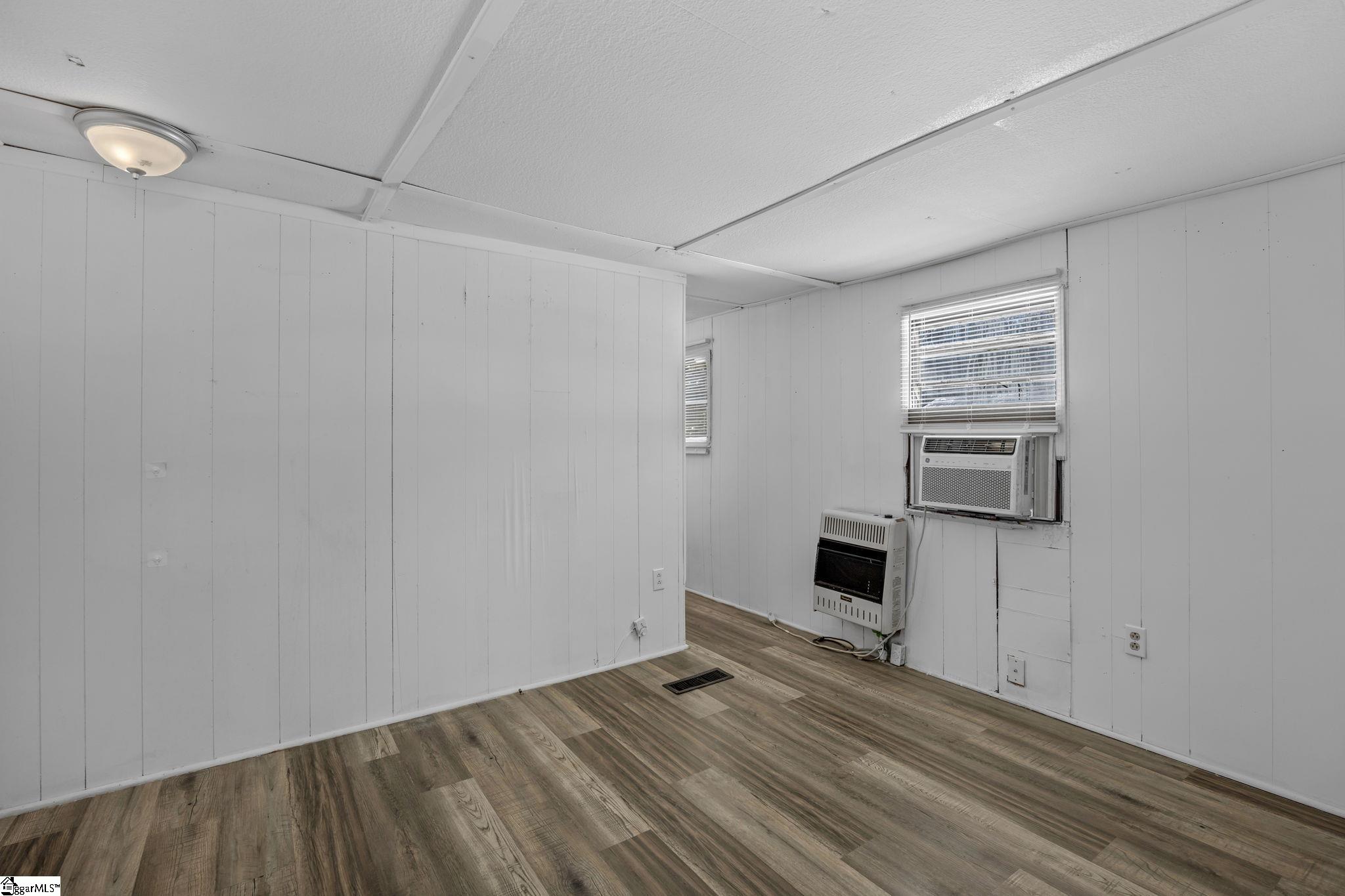 204 Hiles Street Easley, SC 29642 - Photo 8 of 24