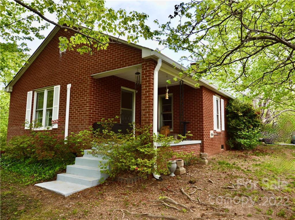 2221 Pine Ridge Avenue Morganton, NC 28655 - Photo 3 of 23 Gallery Image 3