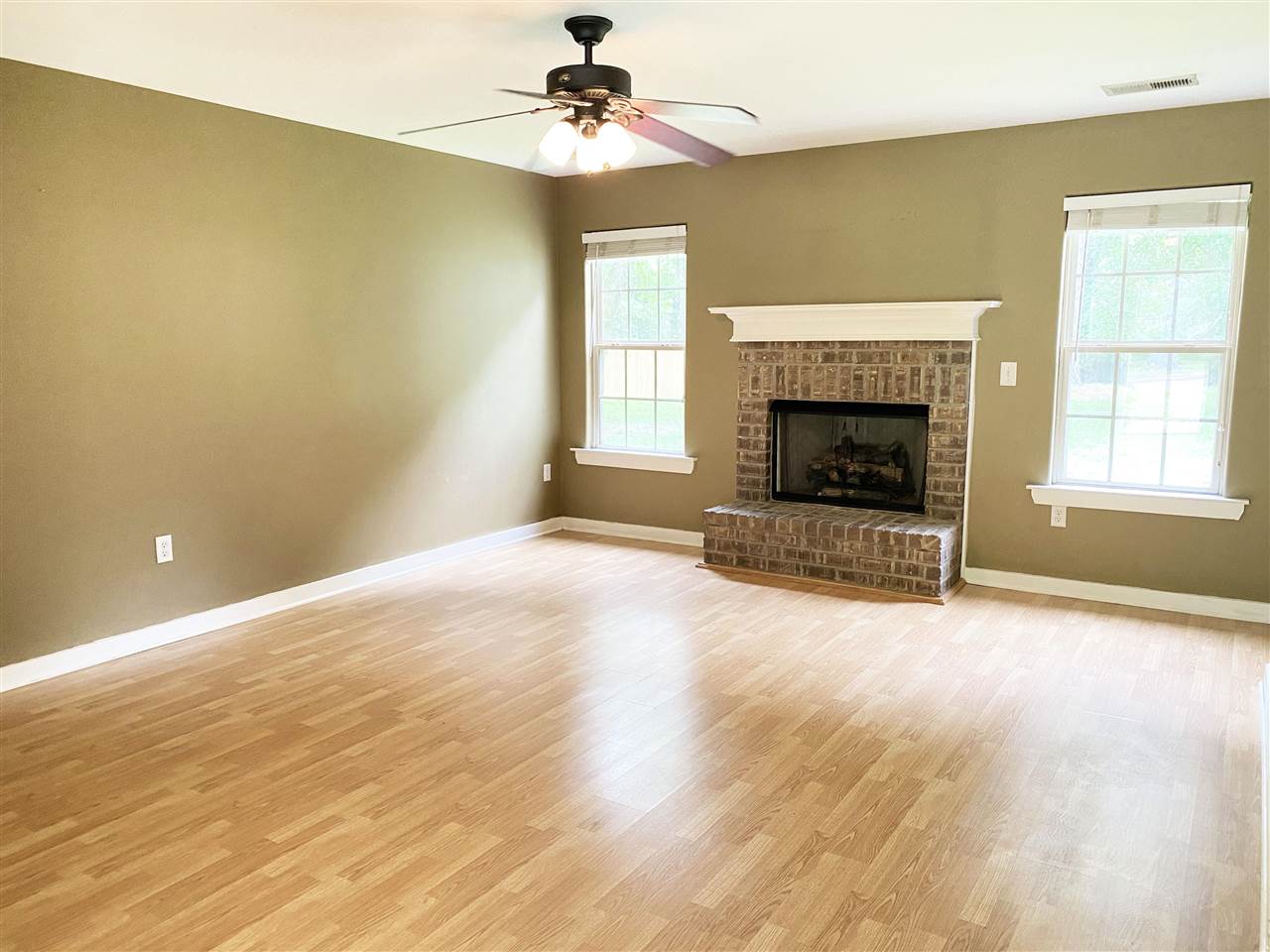 73 East White Road Collierville, TN 38017 - Photo 2 of 11