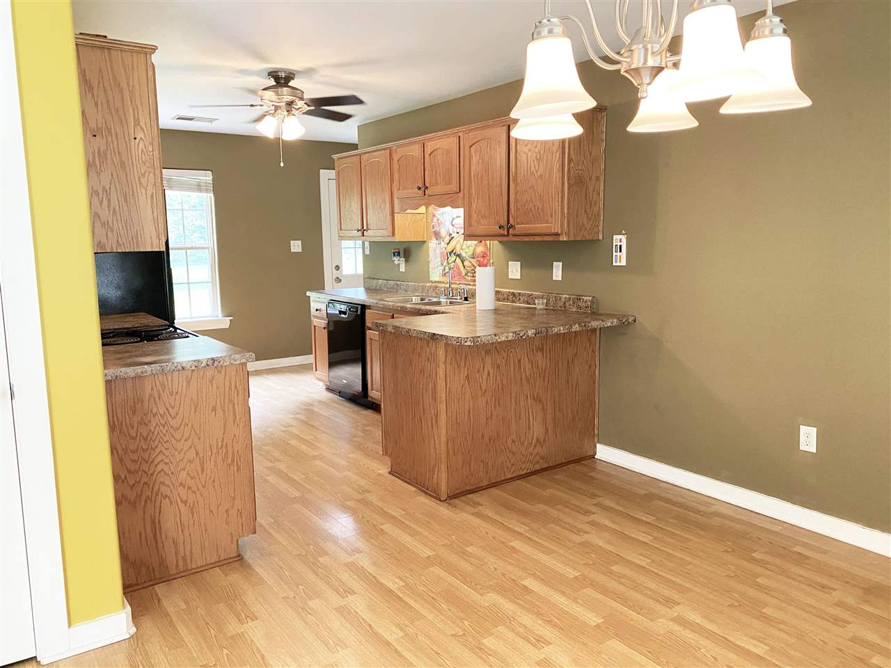 73 East White Road Collierville, TN 38017 - Photo 3 of 11