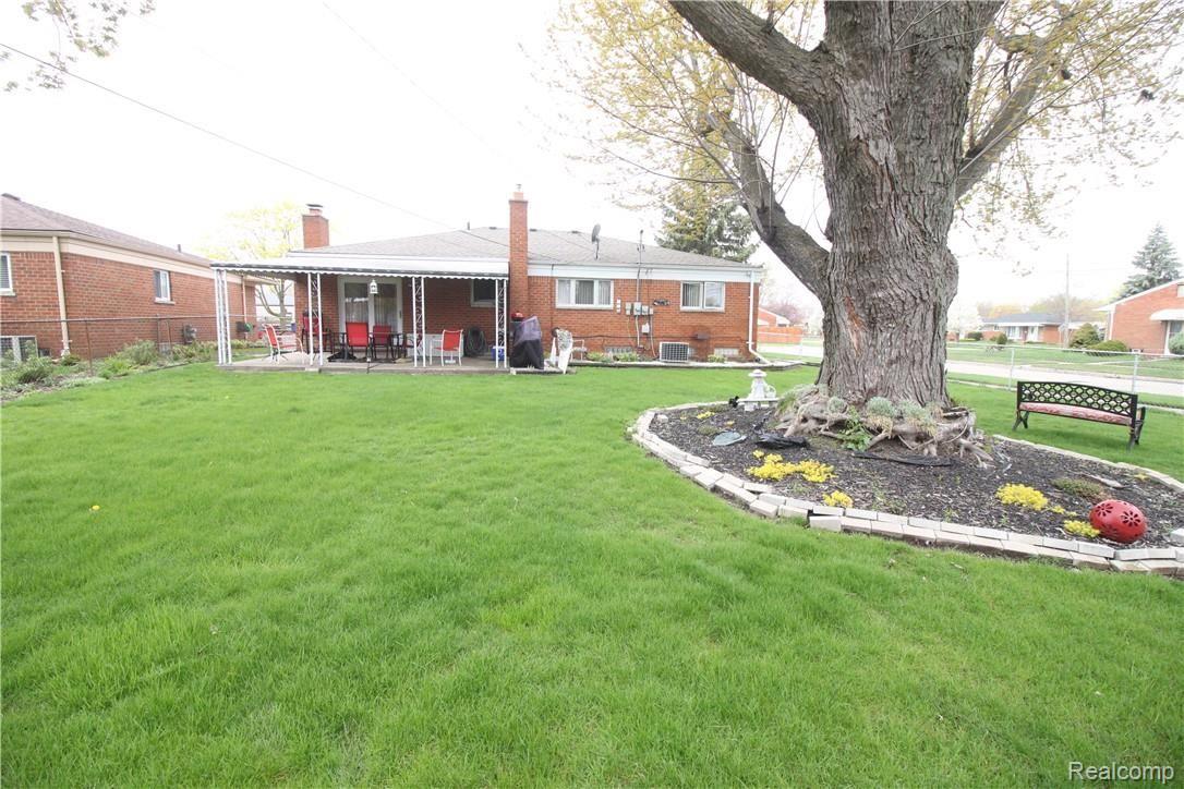25354 Rubin Road Warren, MI 48089 - Photo 5 of 34 IMG_1382.JPG