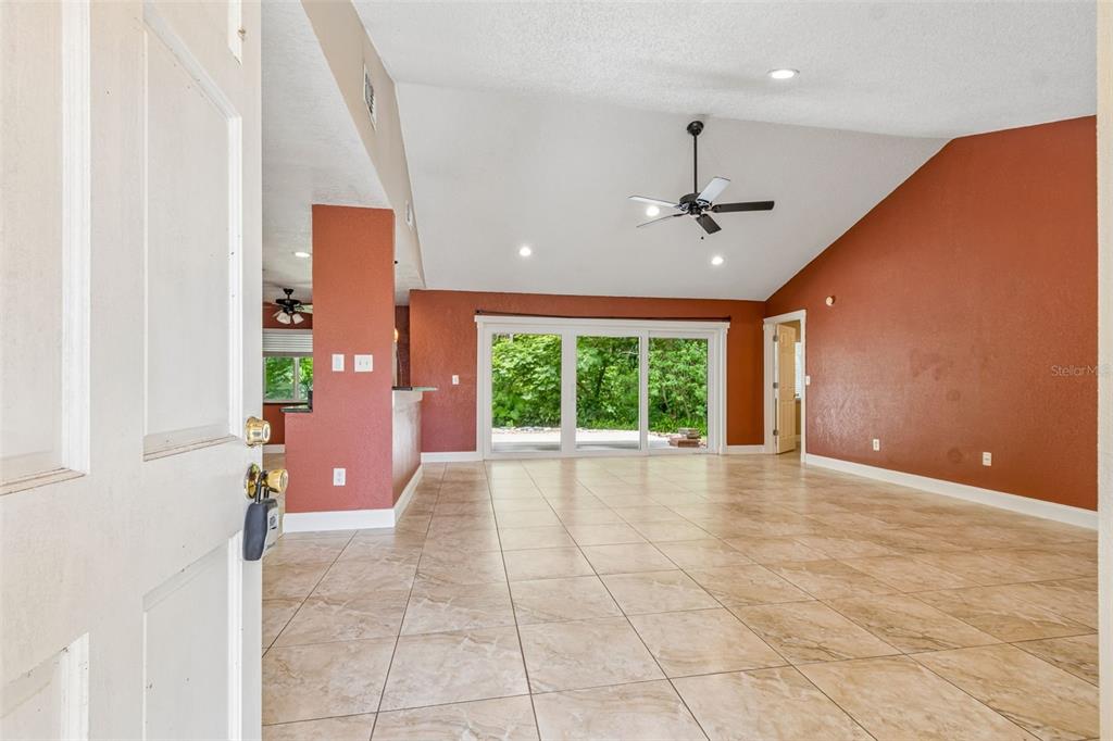 15109 Springview Street Tampa, FL 33624 - Photo 10 of 31