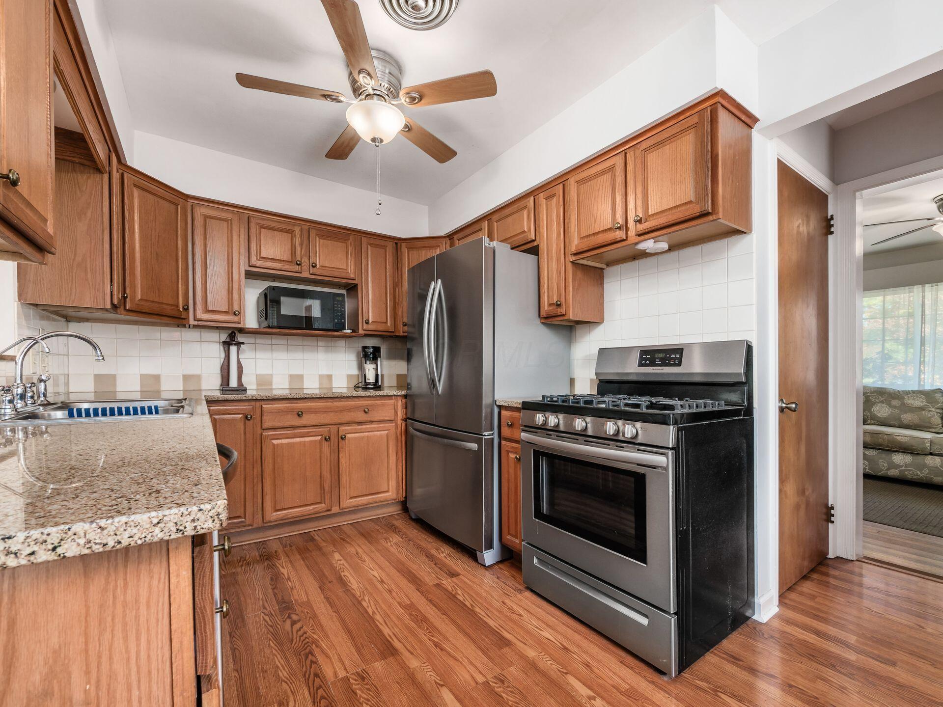 1915 Zollinger Road Columbus, OH 43221 - Photo 13 of 57 015_c813_N 1915 Zollinger 014