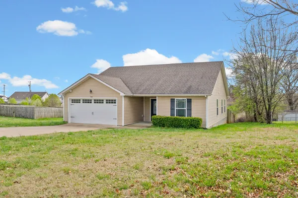 $1,750 | 705 Hugh Hunter Road, Oak Grove, KY 42262