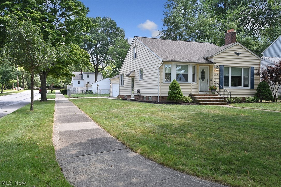 1651 Lyndhurst Road Lyndhurst, OH 44124 - Photo 2 of 34