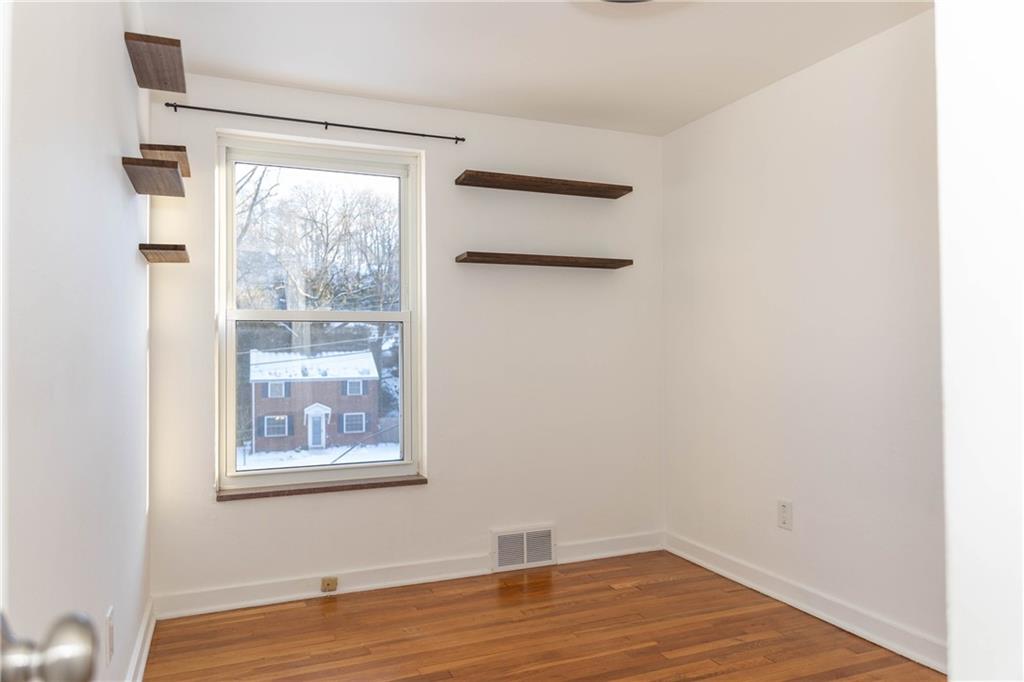 2523 Collins Road Pittsburgh, PA 15235 - Photo 15 of 27 3rd Bedroom