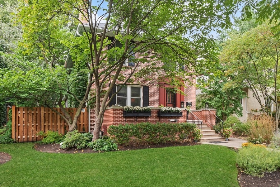 606 Barton Avenue Evanston, IL 60202 - Photo 2 of 27 a front view of house with yard and green space