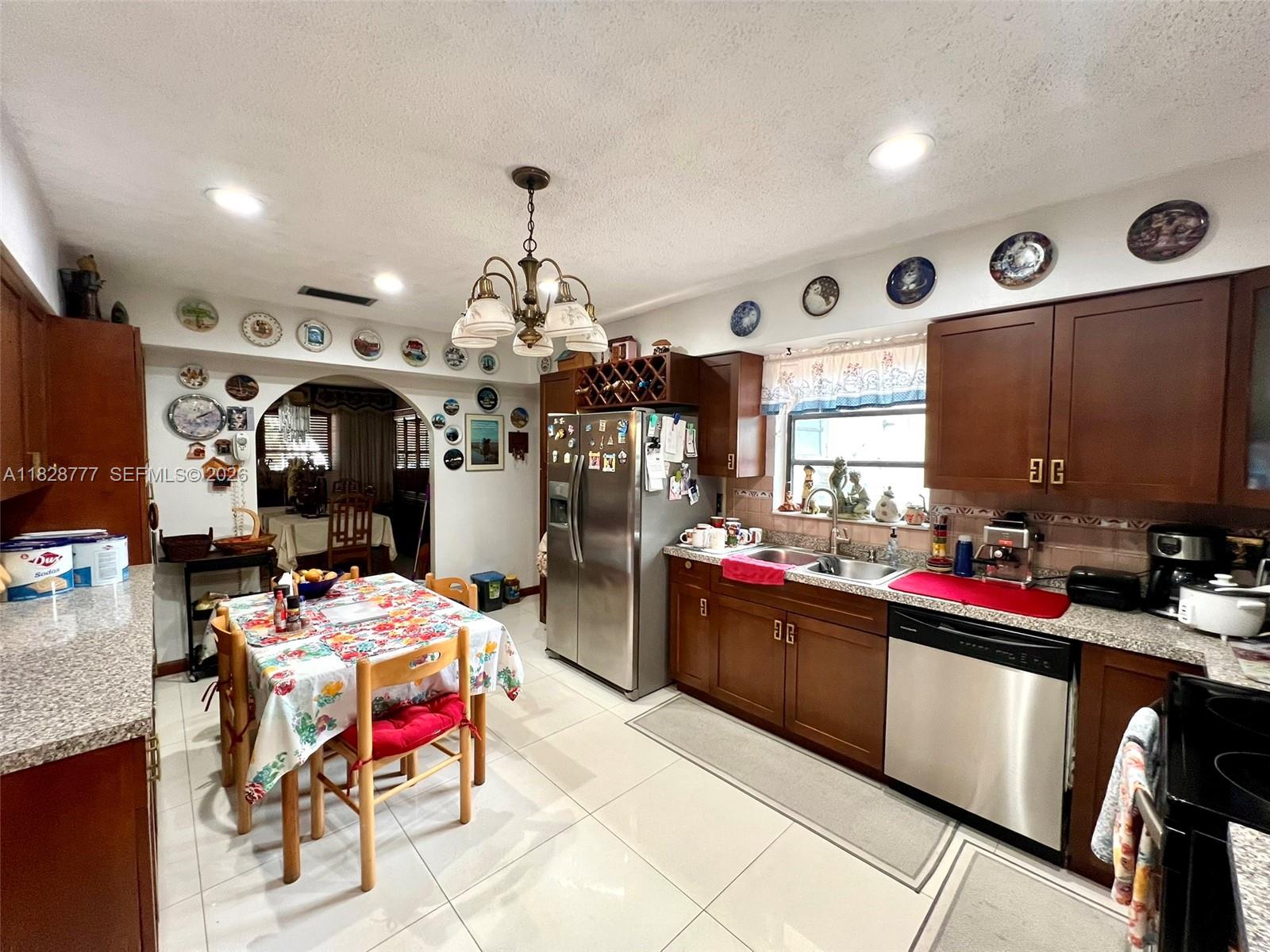 9601 Southwest 66th Street Miami, FL 33173 - Photo 13 of 61