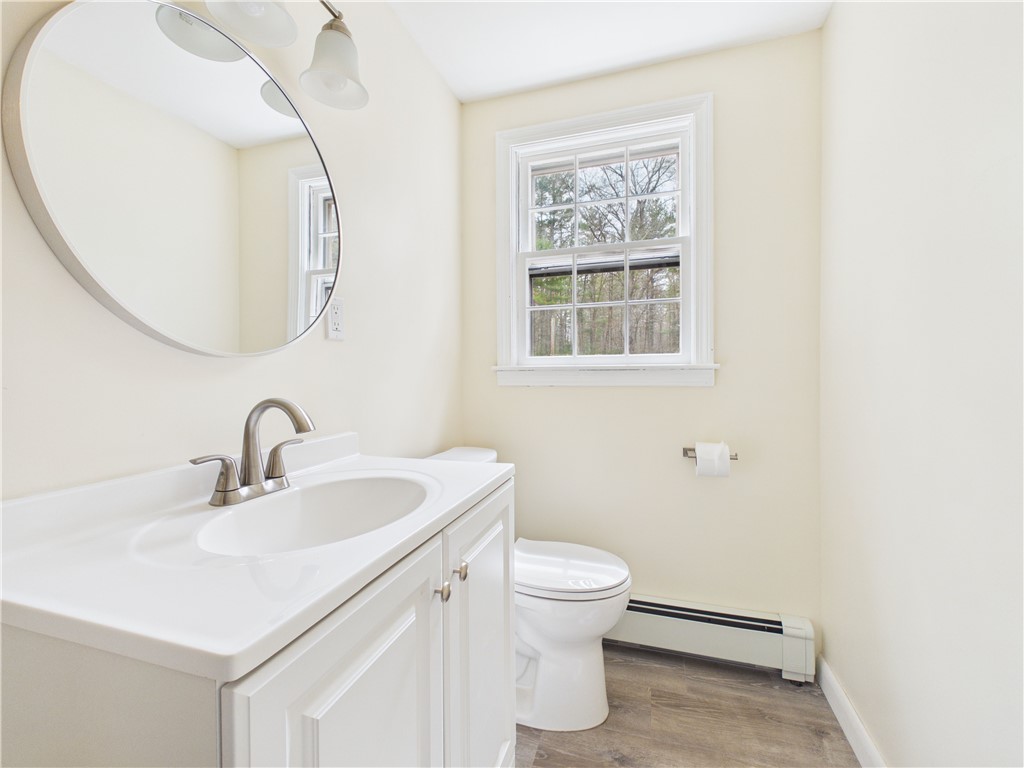 6502 Flat River Road Coventry, RI 02827 - Photo 9 of 34