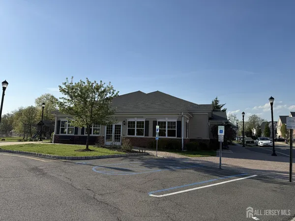 $4,000 | 8 Andrews Way, Piscataway, NJ 08854