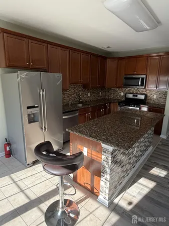 $4,000 | 8 Andrews Way, Piscataway, NJ 08854