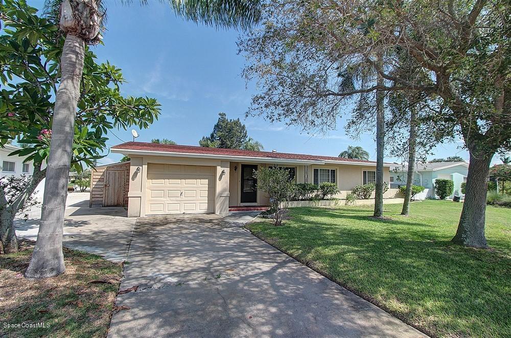 125 Chipola Road Cocoa Beach, FL 32931 - Photo 4 of 32 IMG_7966_7_8_fused