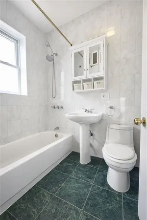 $1,598,000 | 3923 Avenue R | Marine Park