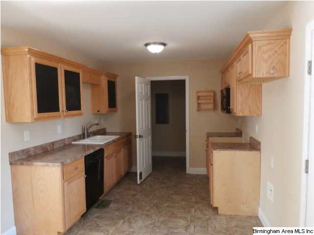 2711 Elvester Road Warrior, AL 35180 - Photo 3 of 11