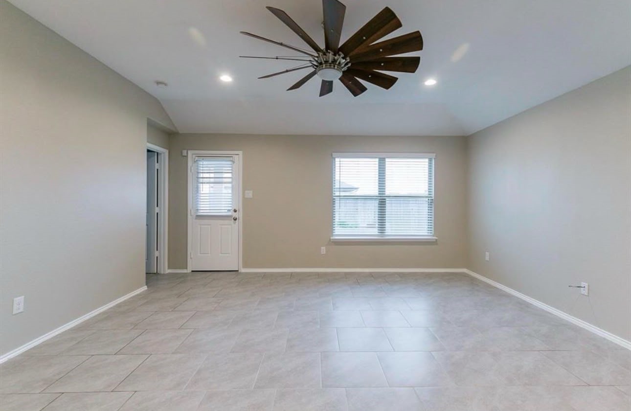 502 Poppy Field Court Rosharon, TX 77583 - Photo 4 of 20