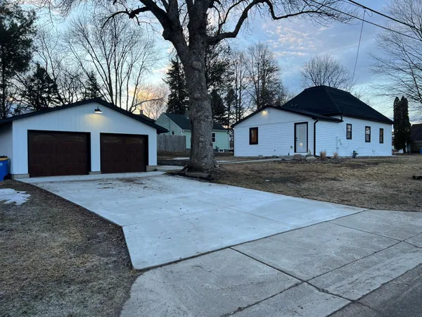 $228,000 | 104 6th Avenue, Ellendale, MN 56026