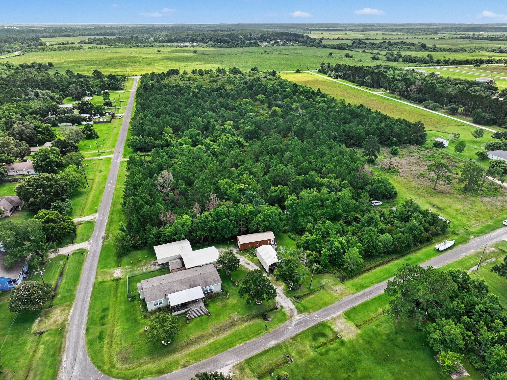 1750 West Bayshore Road Anahuac, TX 77514 - Photo 3 of 7