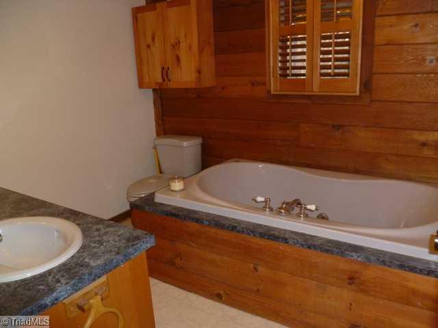 1611 Nighthawk Road Asheboro, NC 27205 - Photo 7 of 16 Master Bath/Spa.