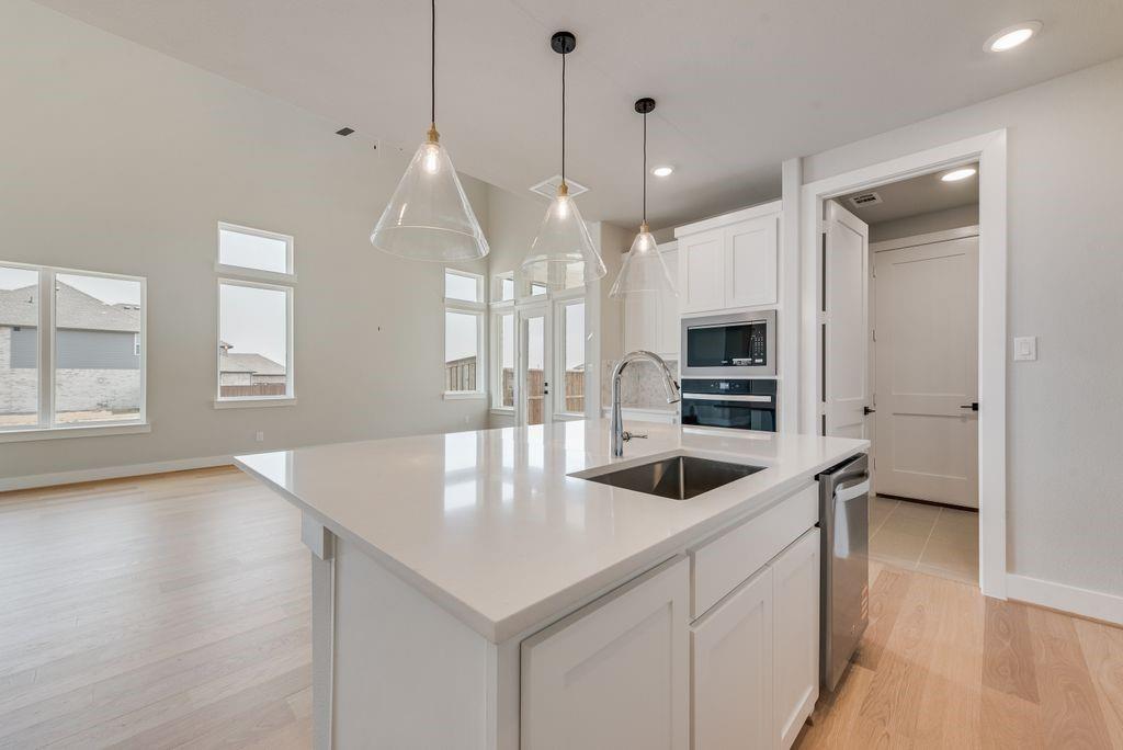 656 Blakelys Way Fate, TX 75189 - Photo 8 of 38