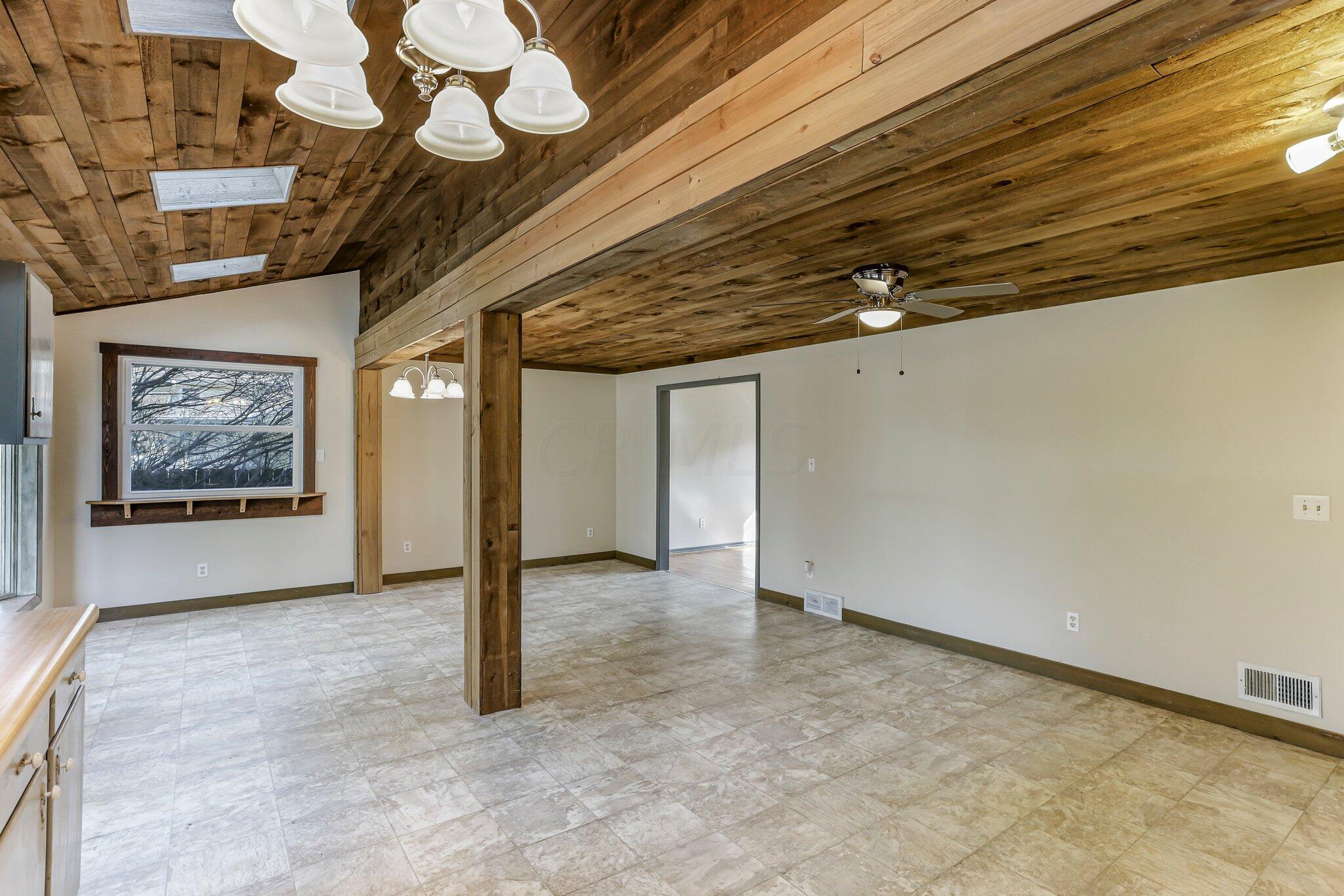 2470 Merbrook Road Columbus, OH 43235 - Photo 15 of 50 11-web-or-mls-5F3A0342