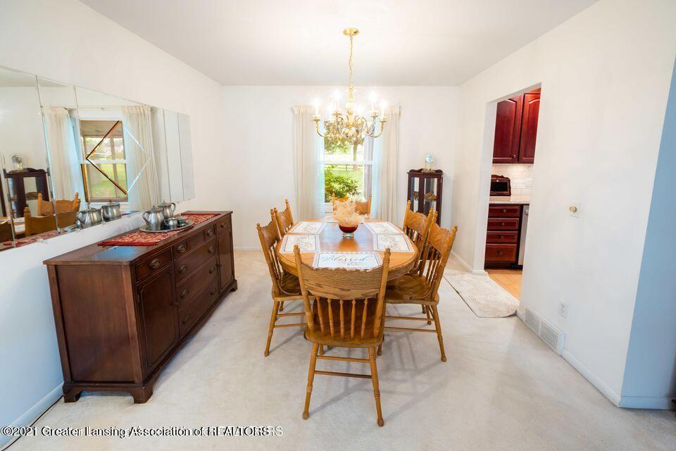 5849 Green Road Haslett, MI 48840 - Photo 8 of 48 9