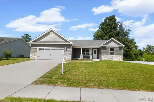 $340,000 | 6404 Winter Court, Godfrey, IL 62035