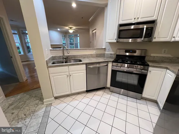 $3,345 | 1320 North Wayne Street, Unit 106, Arlington, VA 22201