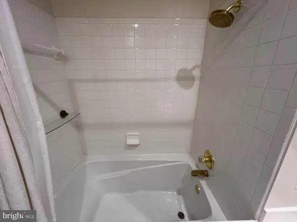 $3,345 | 1320 North Wayne Street, Unit 106, Arlington, VA 22201