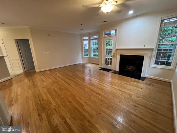 $3,345 | 1320 North Wayne Street, Unit 106, Arlington, VA 22201
