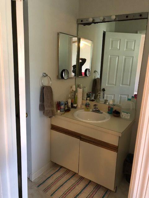 5310 Elmhurst Road, Unit E West Palm Beach, FL 33417 - Photo 20 of 24 Guest bathroom