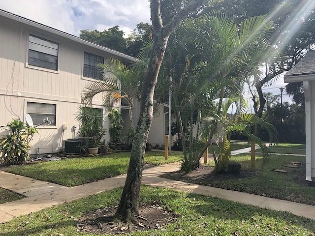 5310 Elmhurst Road, Unit E West Palm Beach, FL 33417 - Photo 24 of 24 Exterior of your building