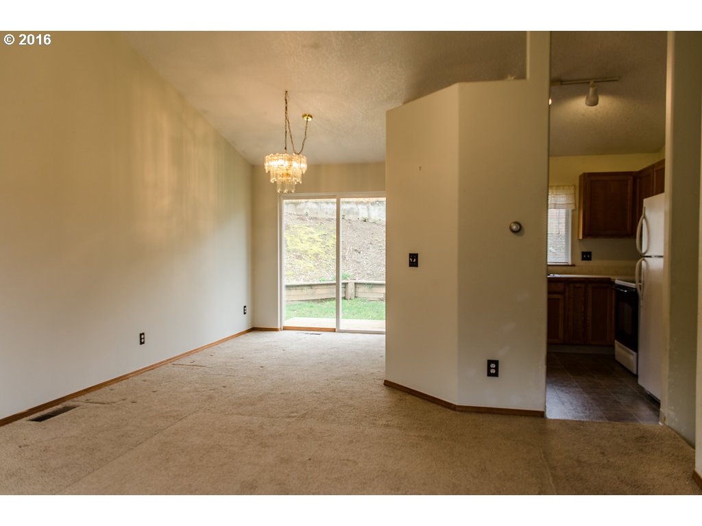 2341 Southeast Regner Road Gresham, OR 97080 - Photo 3 of 19 Gallery Image 3
