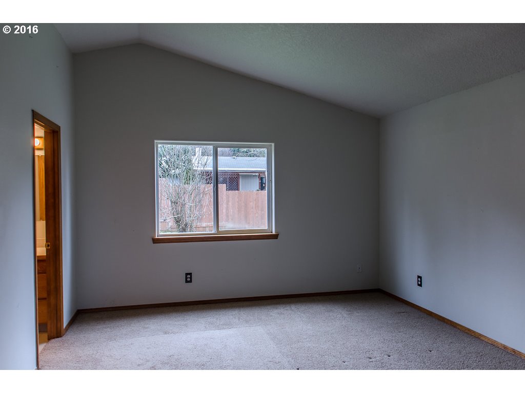 2341 Southeast Regner Road Gresham, OR 97080 - Photo 8 of 19 Gallery Image 8