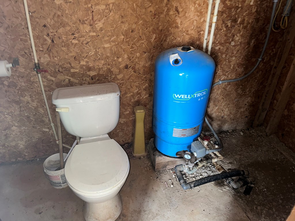 478 Moggey Road Sligo, PA 16255 - Photo 33 of 34 a bathroom with a toilet and a sink