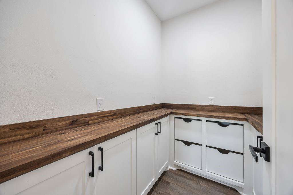 181 County Road 4757 Rhome, TX 76078 - Photo 13 of 38 Gallery Image 13