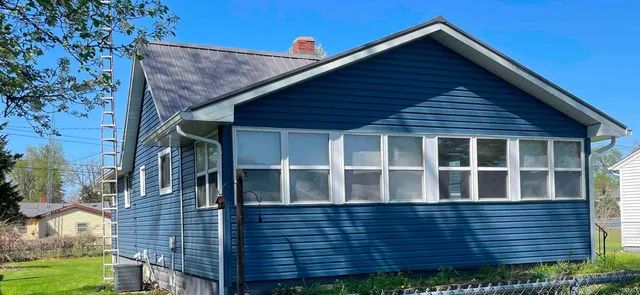 $160,000 | 305 West New York Street, Knox, IN 46534