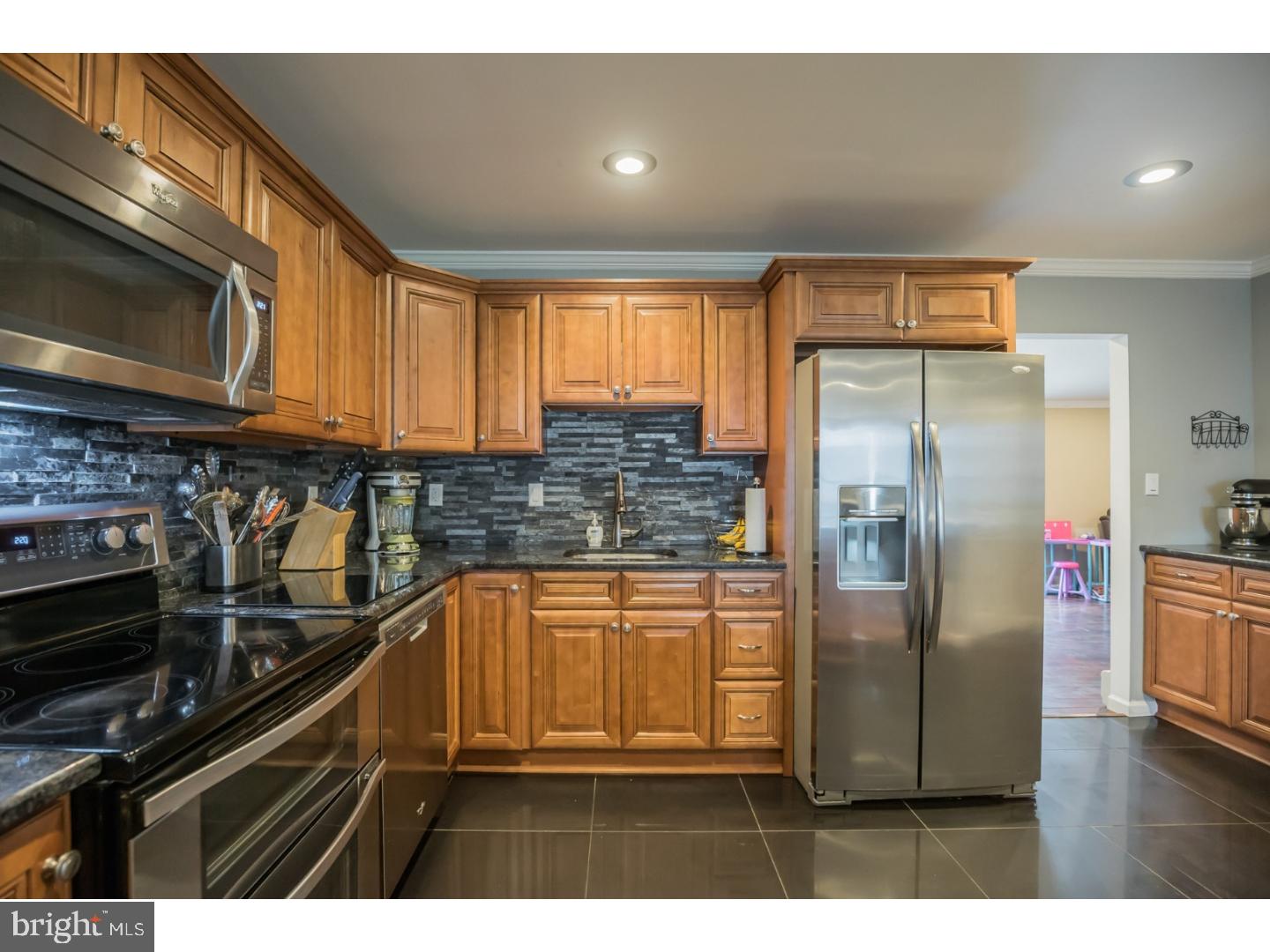 103 Terrace Road Levittown, PA 19056 - Photo 8 of 25