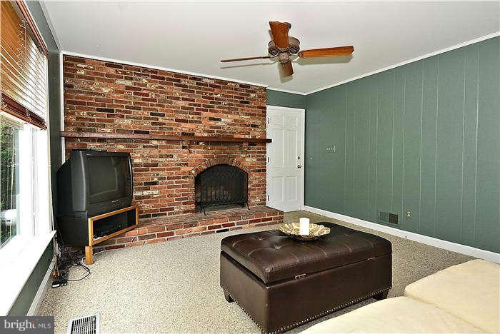 15701 Tierra Drive Silver Spring, MD 20906 - Photo 14 of 30 Family Room