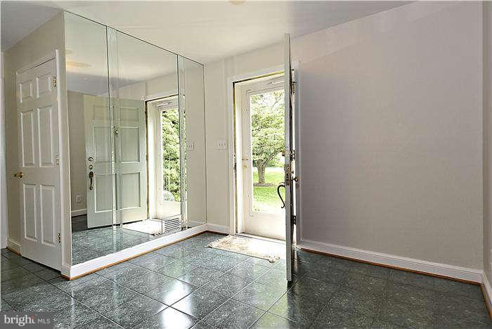 15701 Tierra Drive Silver Spring, MD 20906 - Photo 3 of 30 Interior (General)