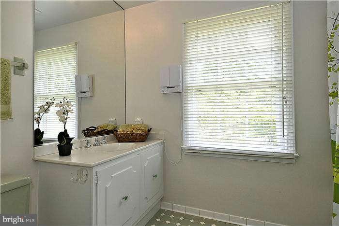 15701 Tierra Drive Silver Spring, MD 20906 - Photo 21 of 30 Full bath in master bedroom suite