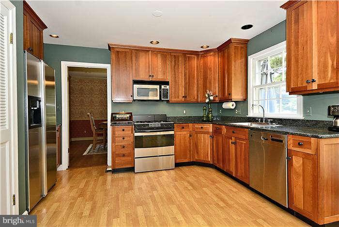15701 Tierra Drive Silver Spring, MD 20906 - Photo 8 of 30 Kitchen