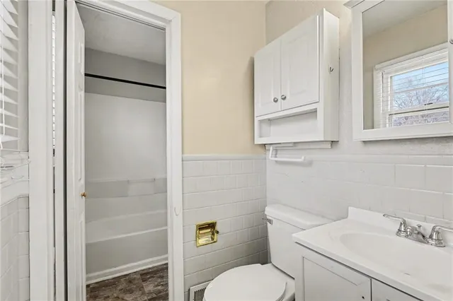 $209,900 | 8704 Kentucky Avenue, Raytown, MO 64138